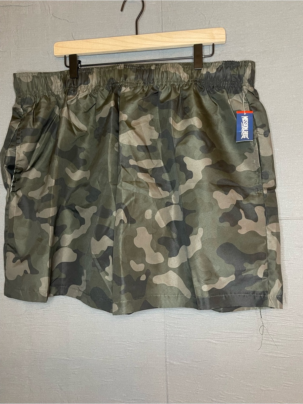 Mission Ridge Men’s 2XL Camo Swim Trunks Lined Cargo Board Shorts NWT